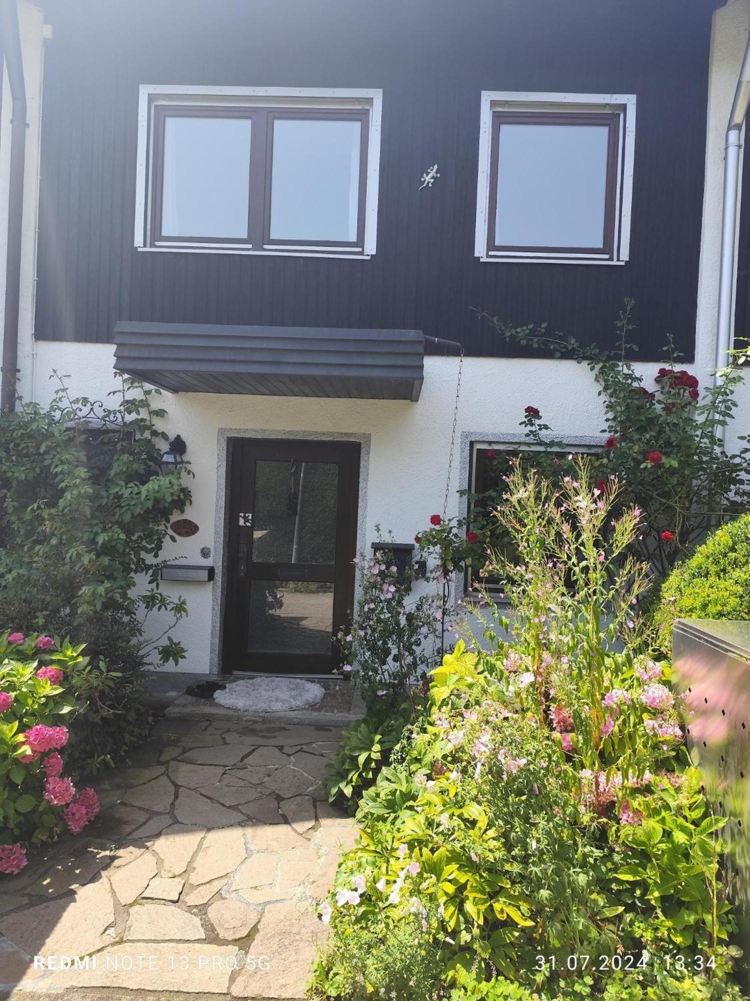 Elegant-Terraced-House-With-Bikes-Near-The-Lake-Children-At-Least-6-A-Old Starnberg Eksteriør bilde